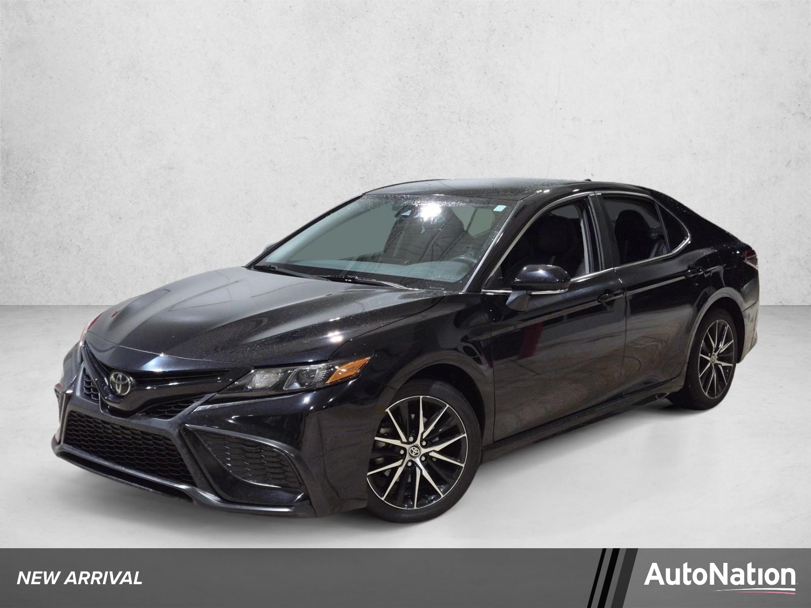 Used 2024 Toyota Camry SE Sedan