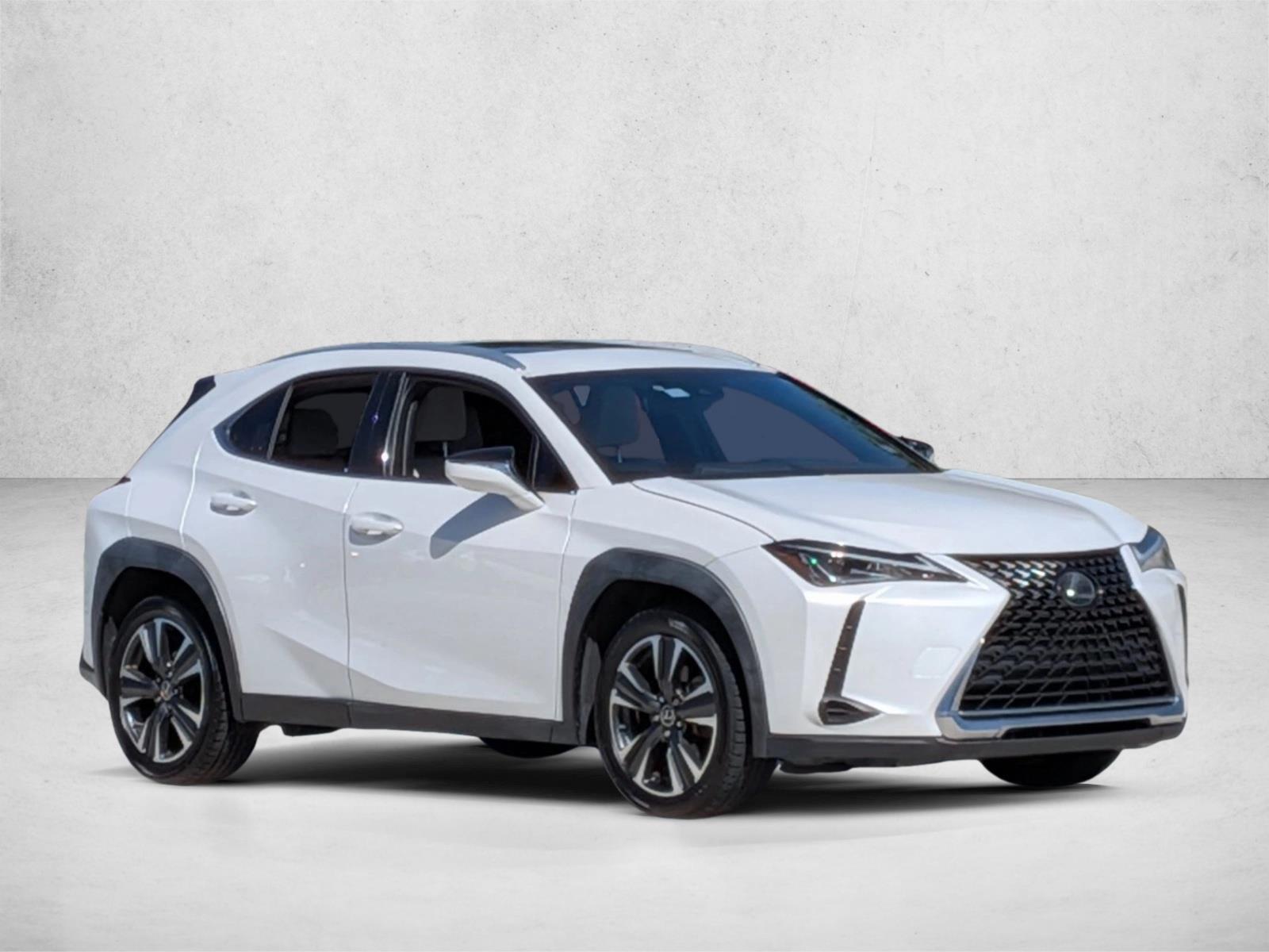 2019 Lexus UX 200 photo 3