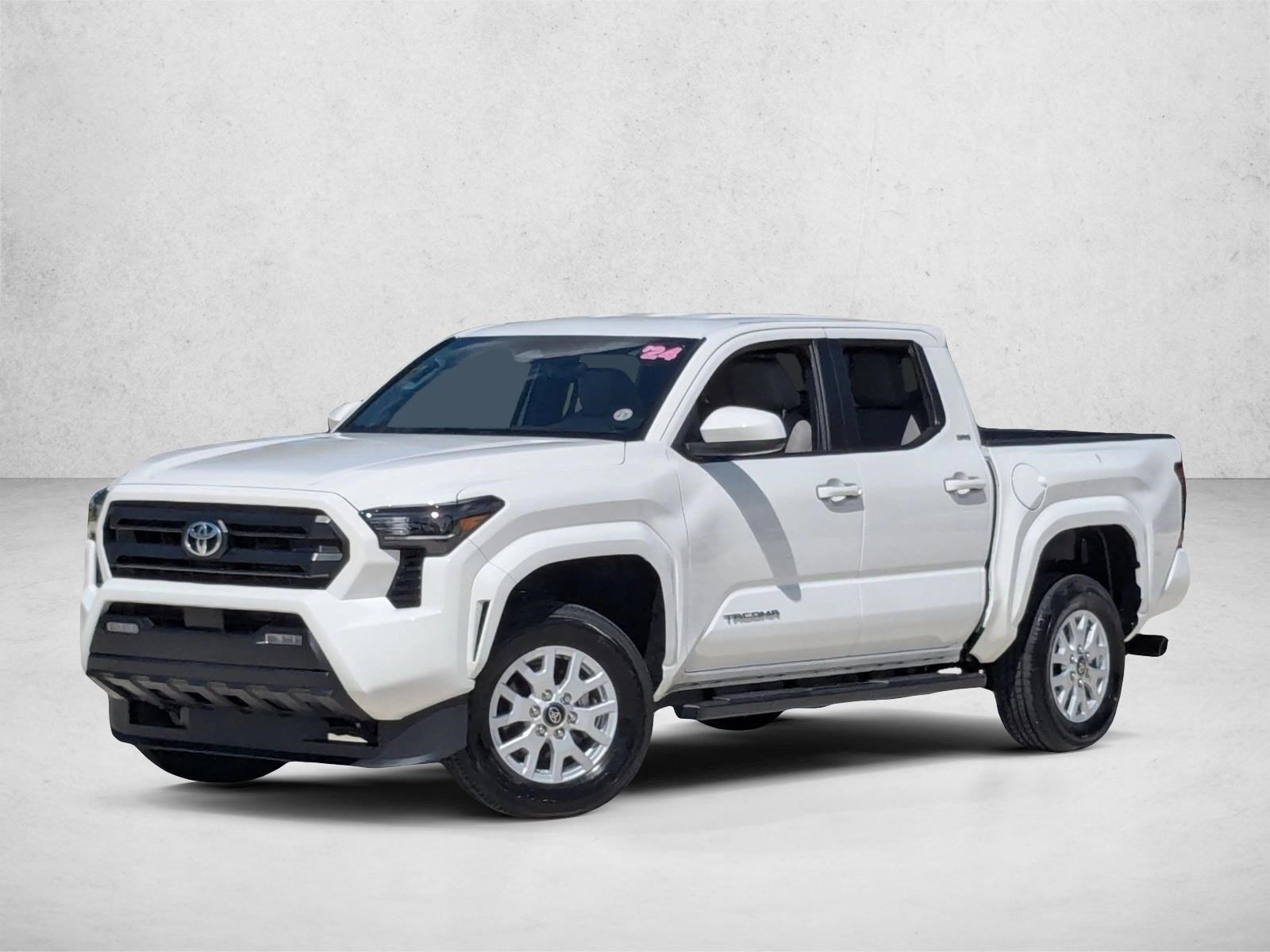 2024 Toyota Tacoma SR5's photo