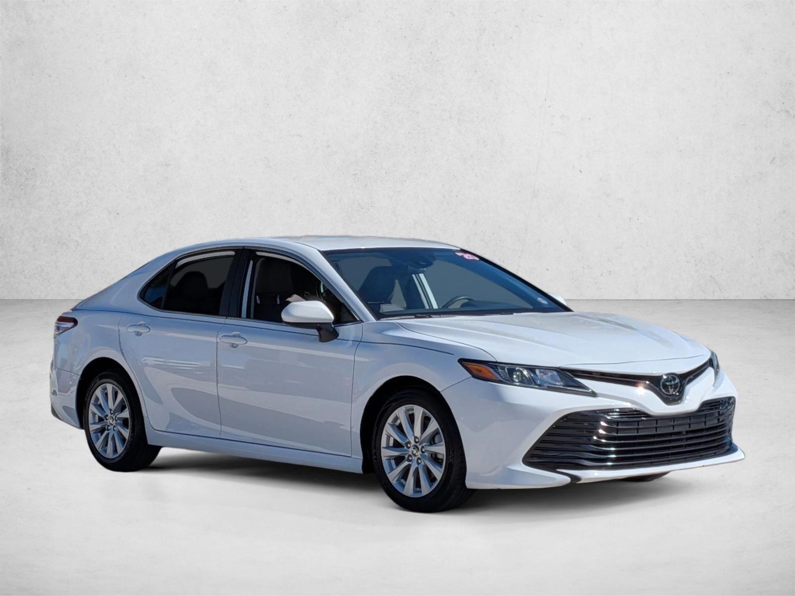 2020 Toyota Camry LE SE photo 3