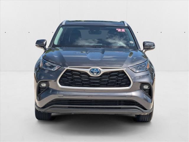 2022 Toyota Highlander Hybrid XLE photo 2