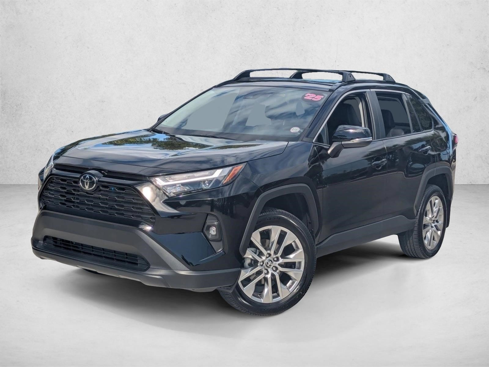2025 Toyota RAV4 XLE Premium's photo
