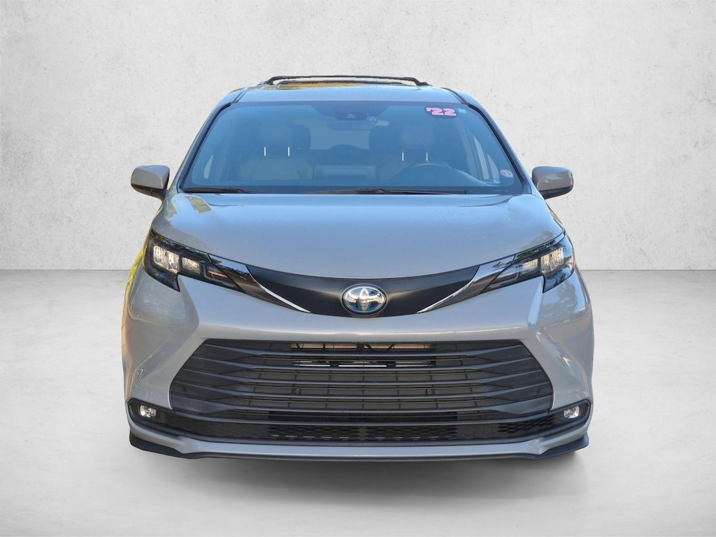 Certified 2022 Toyota Sienna XLE Woodland Edition Van Passenger Van