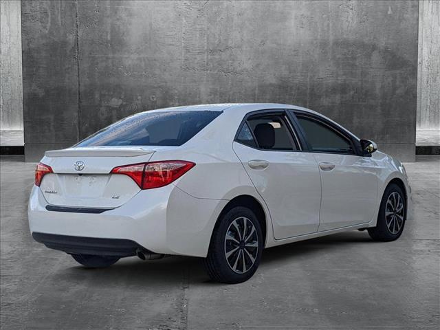 2017 Toyota Corolla LE photo 3