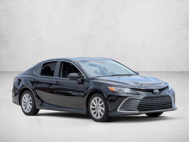 2023 Toyota Camry LE photo 3