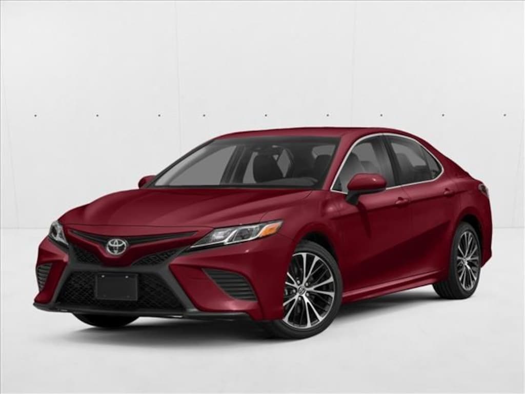 Used 2018 Toyota Camry SE Sedan