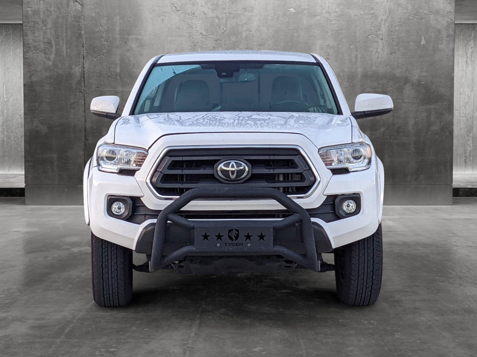 Used 2021 Toyota Tacoma SR5 with VIN 5TFAZ5CN9MX098621 for sale in Davie, FL