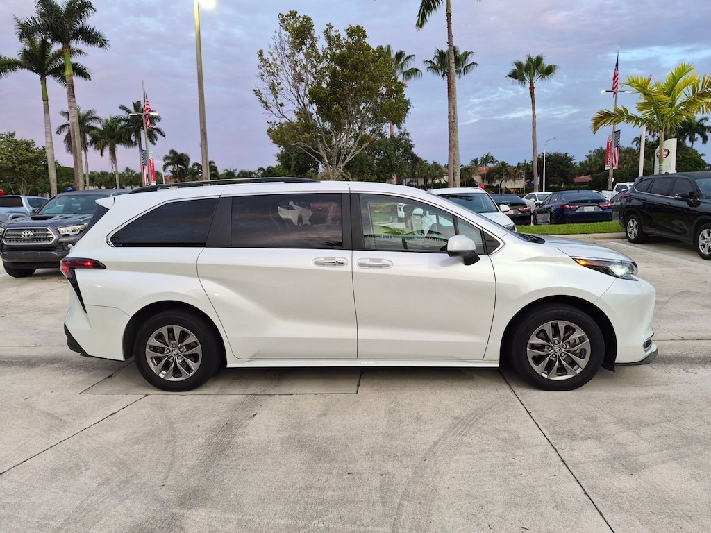 Used 2023 Toyota Sienna XLE 8 Passenger Van Passenger Van