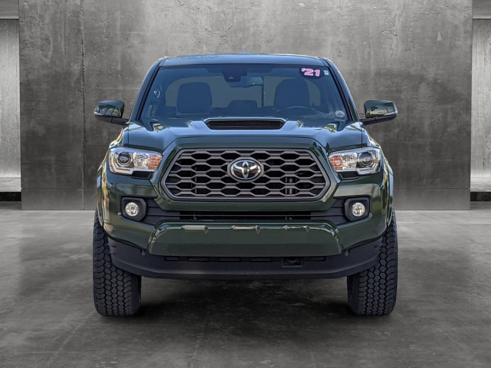 Used 2021 Toyota Tacoma TRD Sport with VIN 3TMDZ5BN4MM110629 for sale in Davie, FL