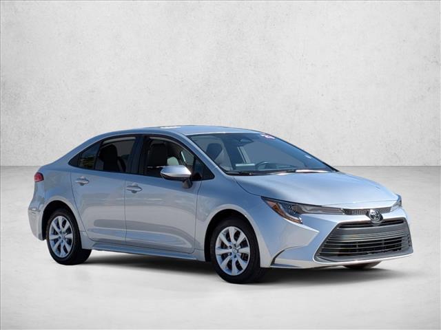 2023 Toyota Corolla LE photo 3