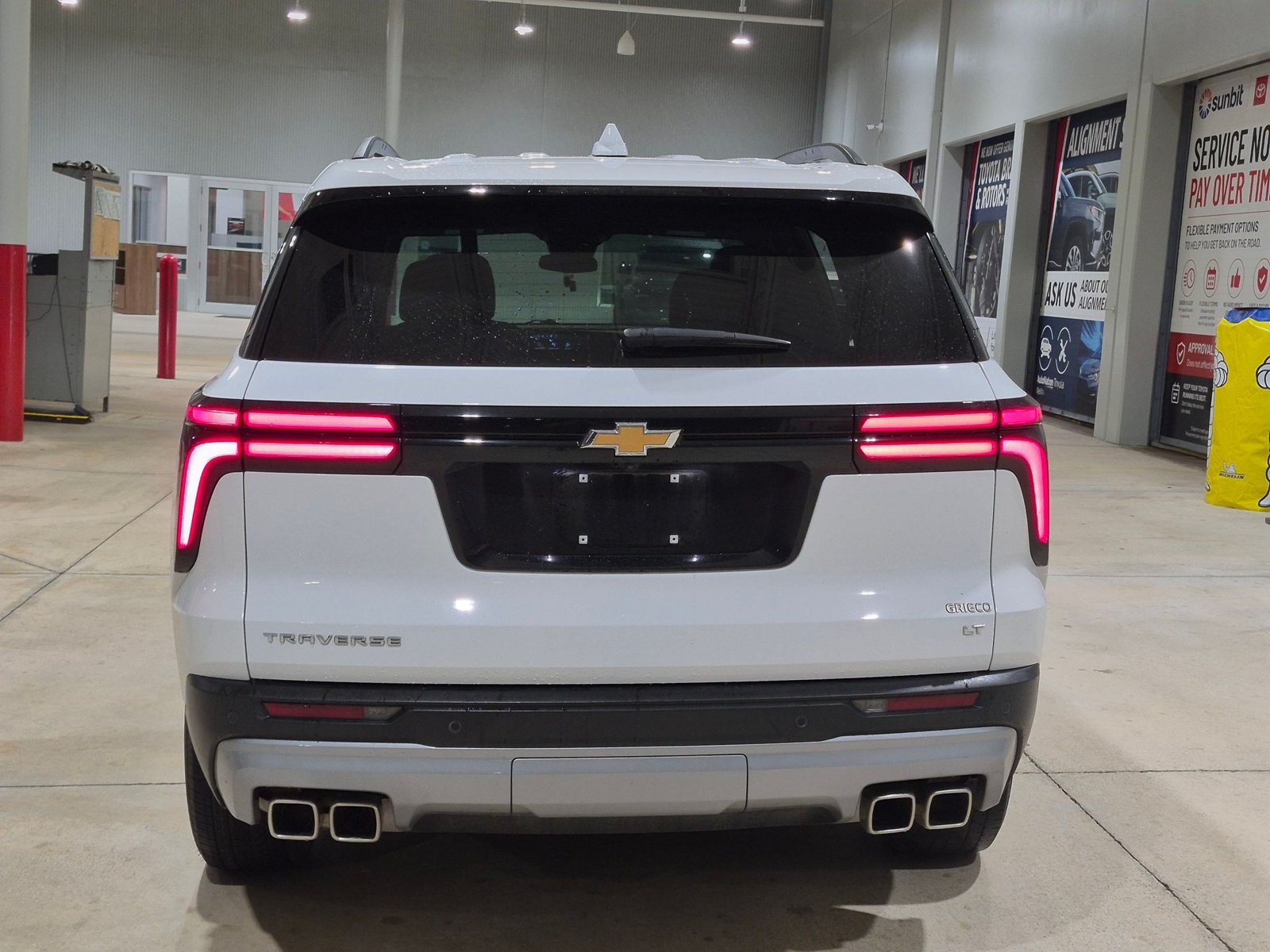 Used 2024 Chevrolet Traverse LT SUV