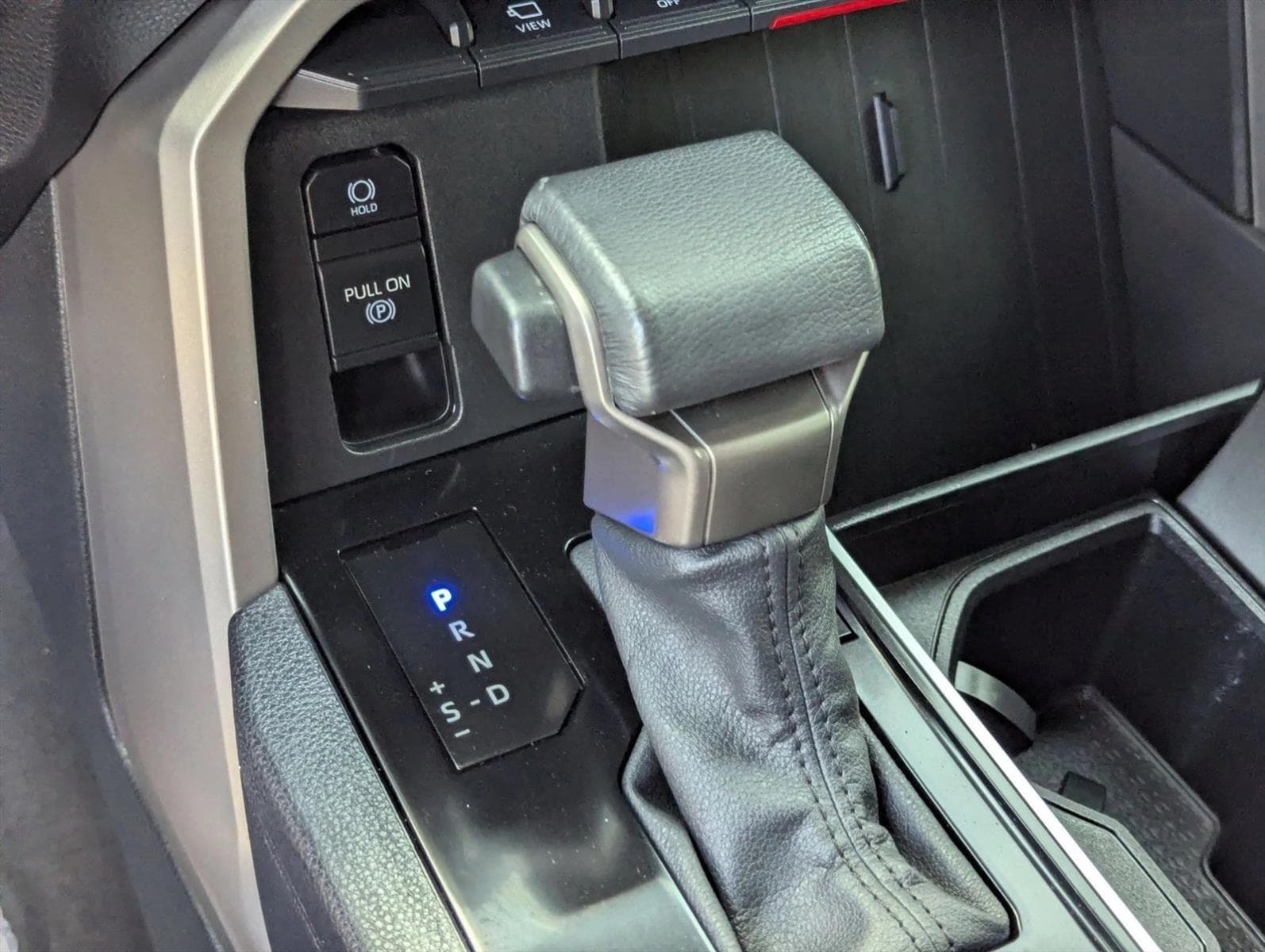 2025 Toyota Sequoia SR5 - Photo 11