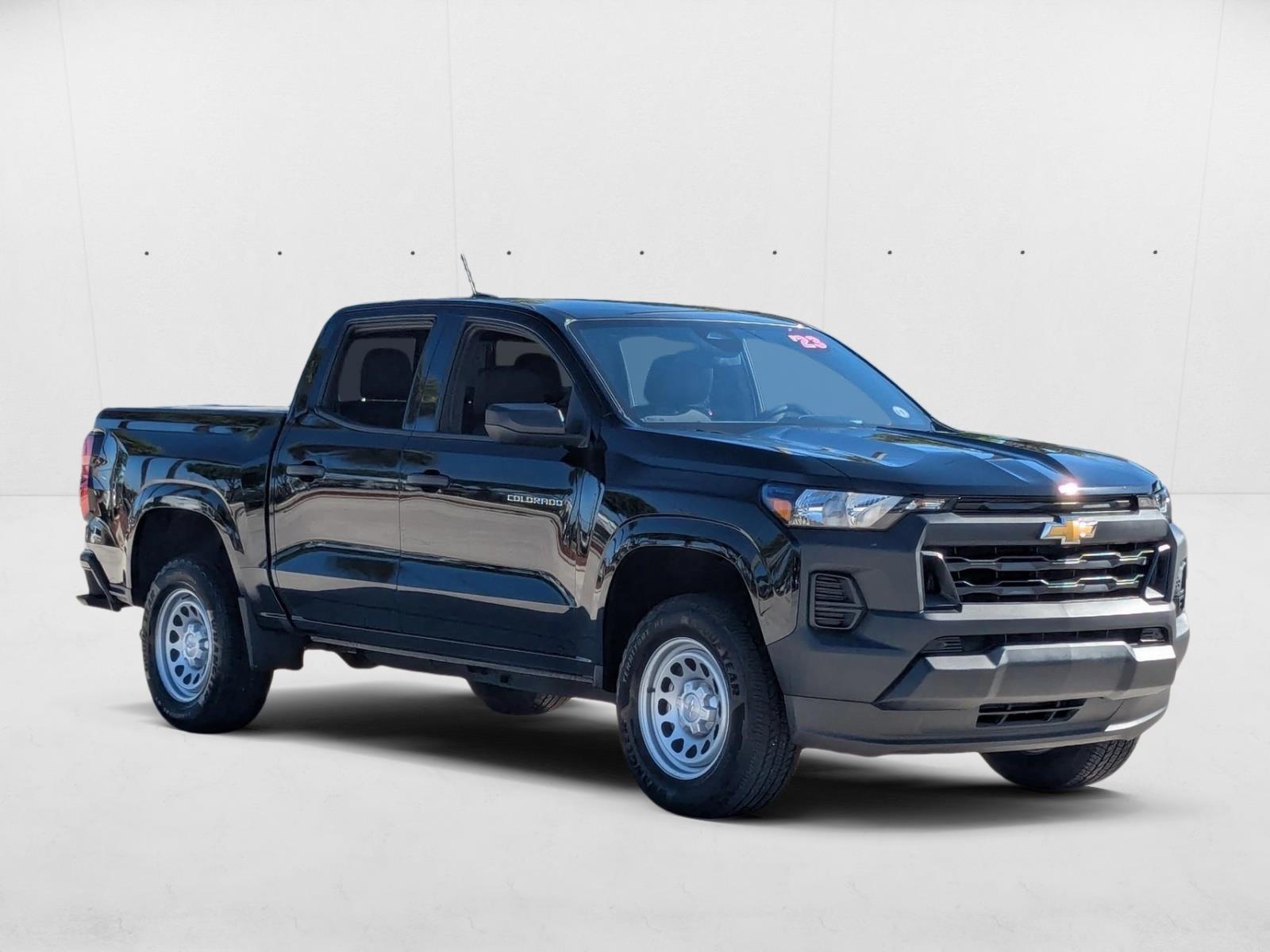 2023 Chevrolet Colorado Work Truck photo 3