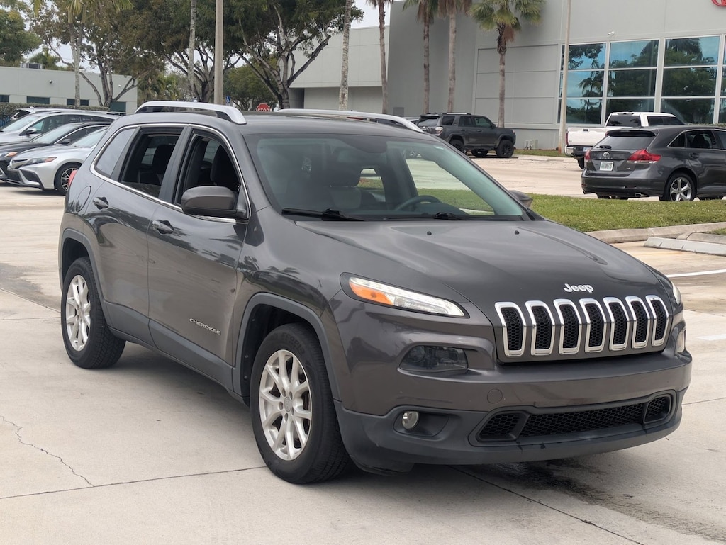 Used 2014 Jeep Cherokee Latitude FWD SUV