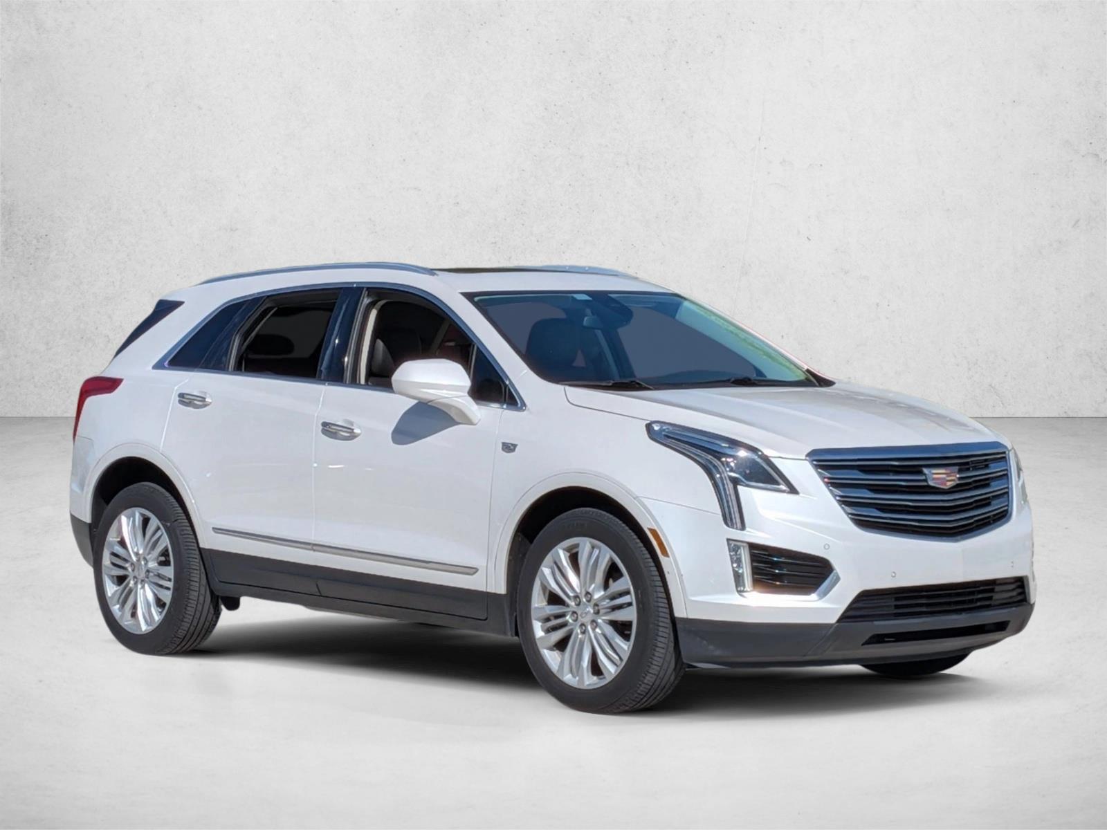 2017 Cadillac XT5 Premium Luxury photo 3