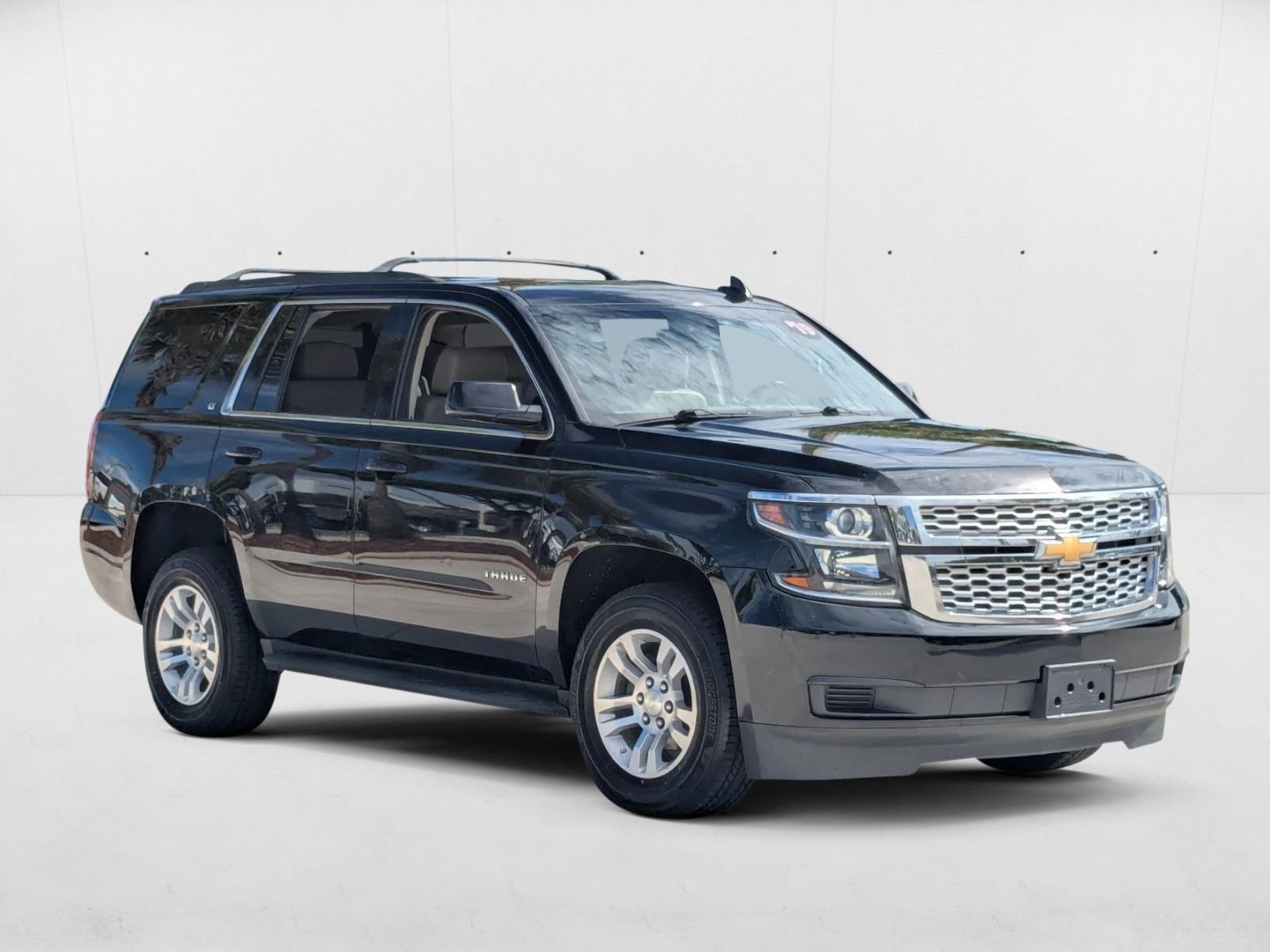2019 Chevrolet Tahoe LT photo 3
