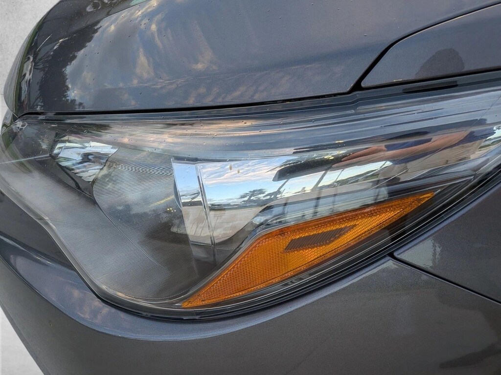 Used 2016 Toyota Camry SE Sedan