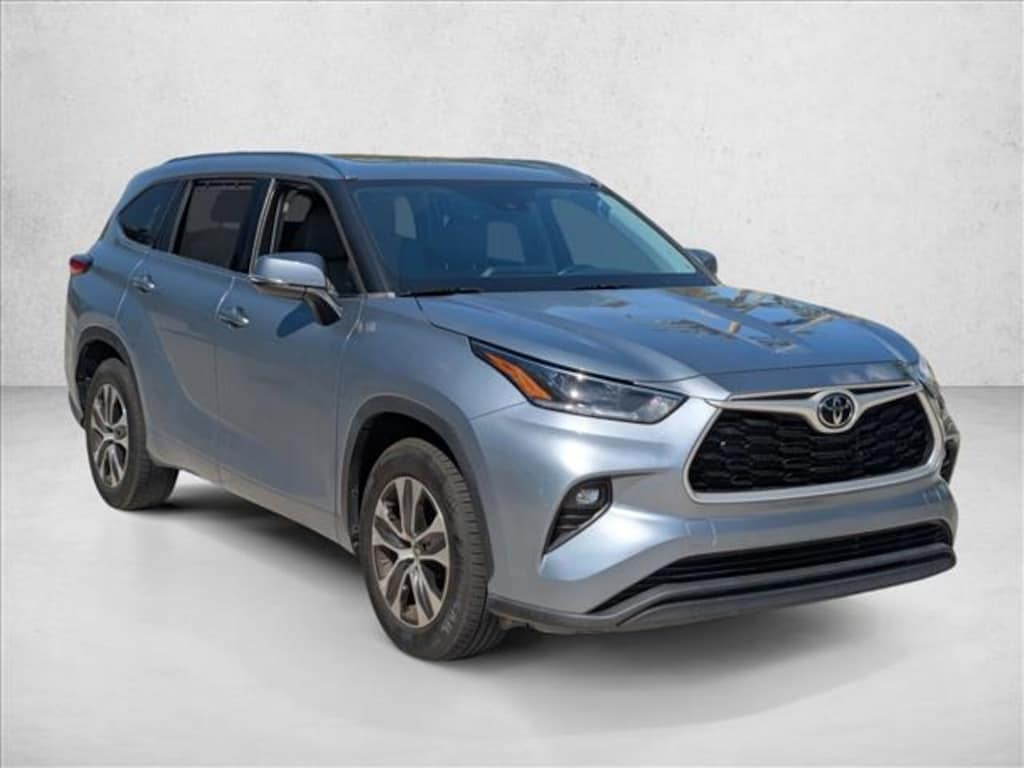 Used 2021 Toyota Highlander XLE SUV