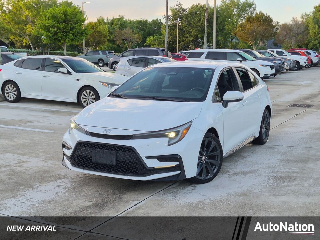 Used 2024 Toyota Corolla SE Sedan