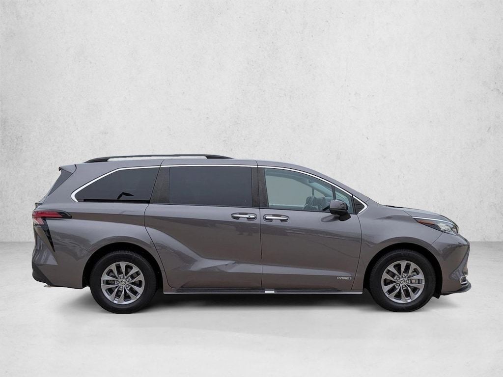 Certified 2021 Toyota Sienna XLE 8 Passenger Van