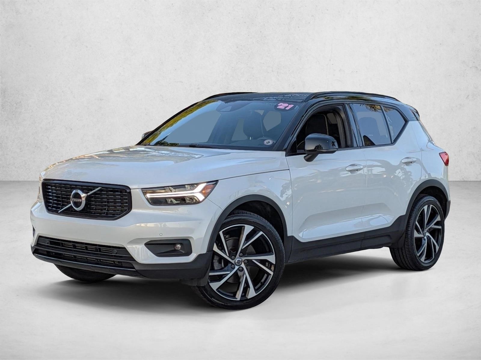 2021 Volvo XC40 T5 R-Design AWD's photo