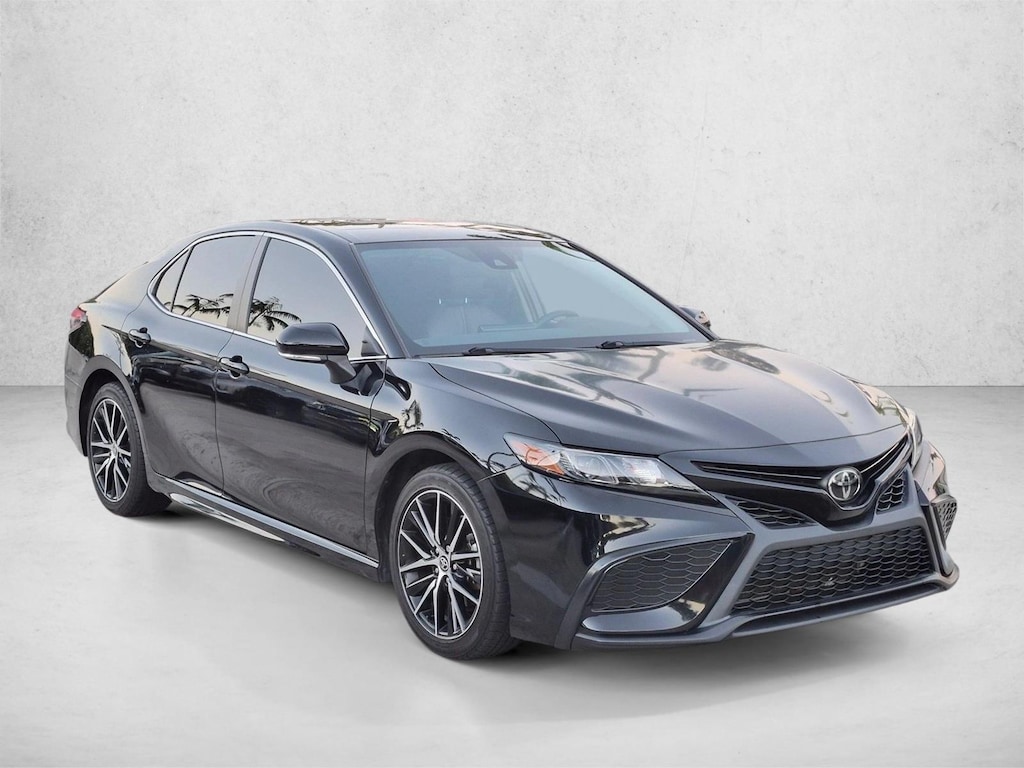 Used 2022 Toyota Camry SE Sedan