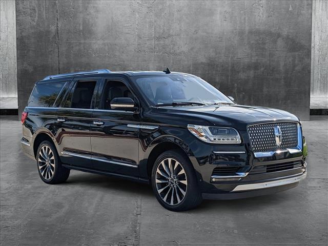 2018 Lincoln Navigator Select photo 3