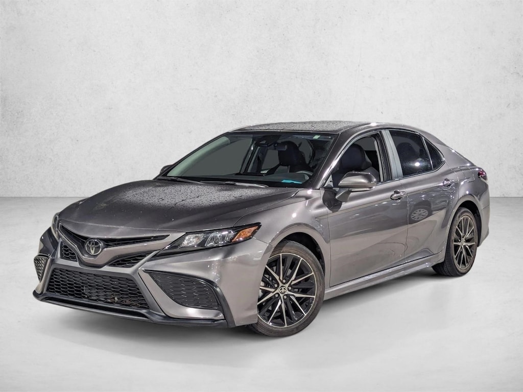 Used 2023 Toyota Camry SE Sedan