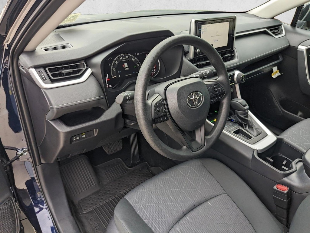 Used 2025 Toyota RAV4 XLE SUV