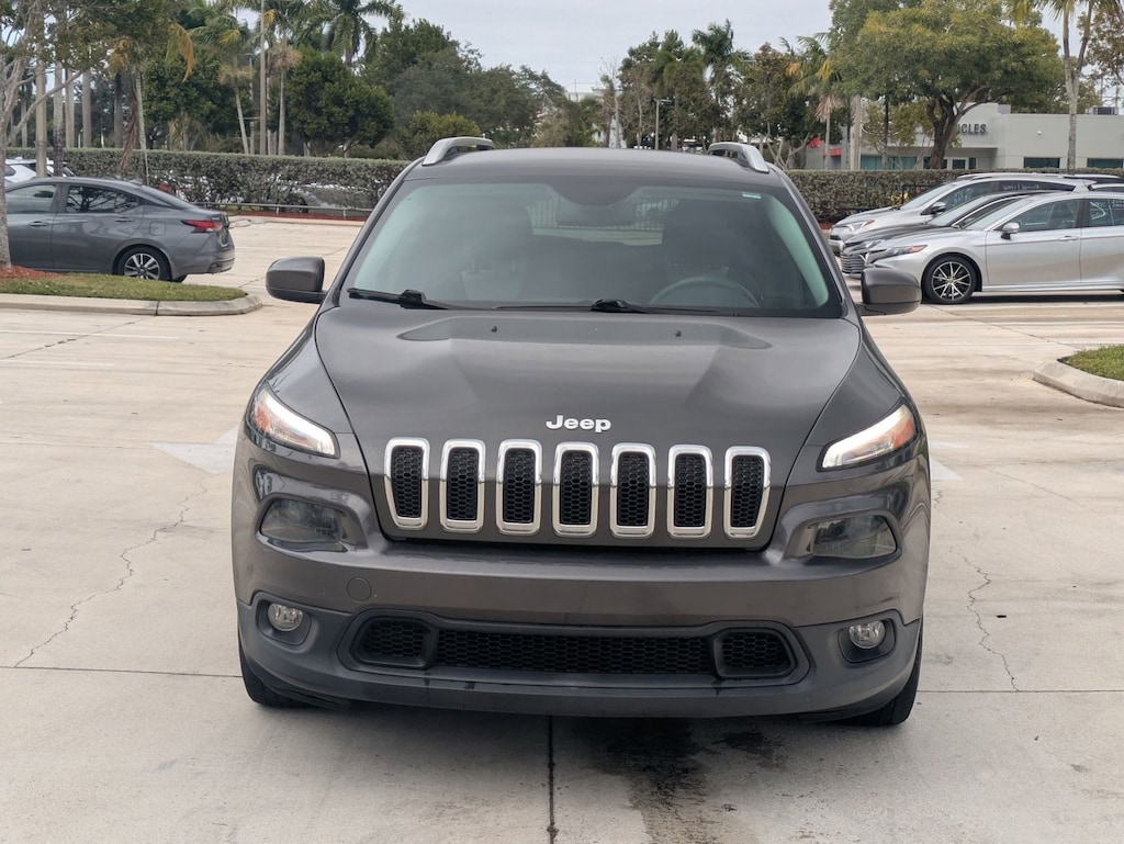 Used 2014 Jeep Cherokee Latitude FWD SUV
