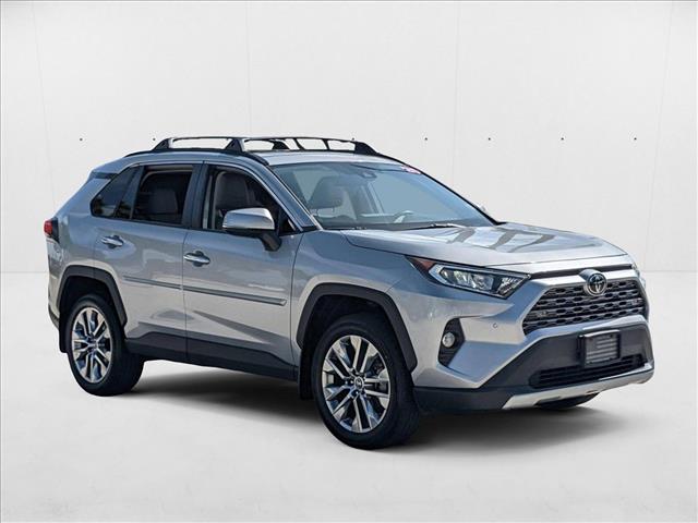 2020 Toyota RAV4 Limited photo 3