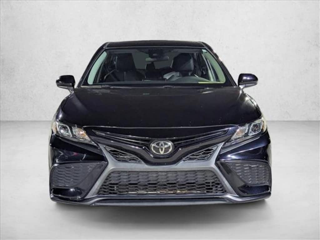 Used 2021 Toyota Camry SE Sedan