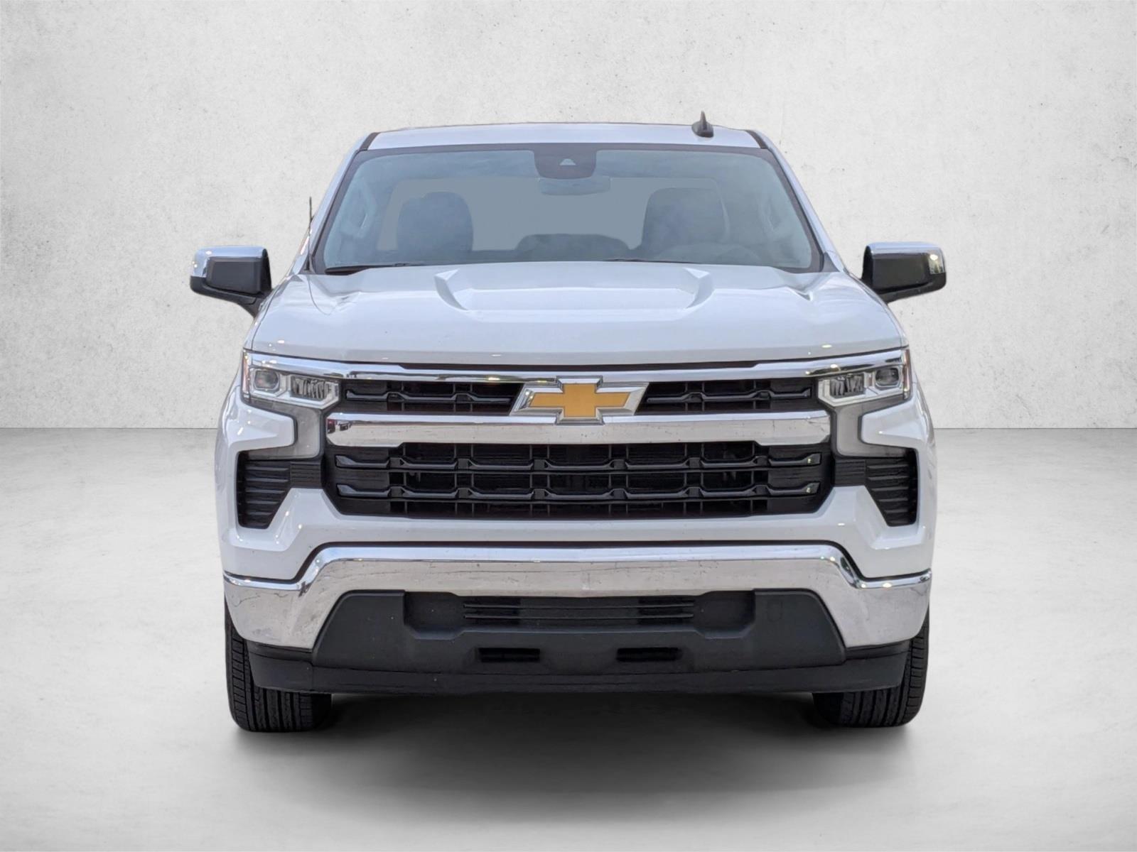 2022 Chevrolet Silverado 1500 LT photo 2