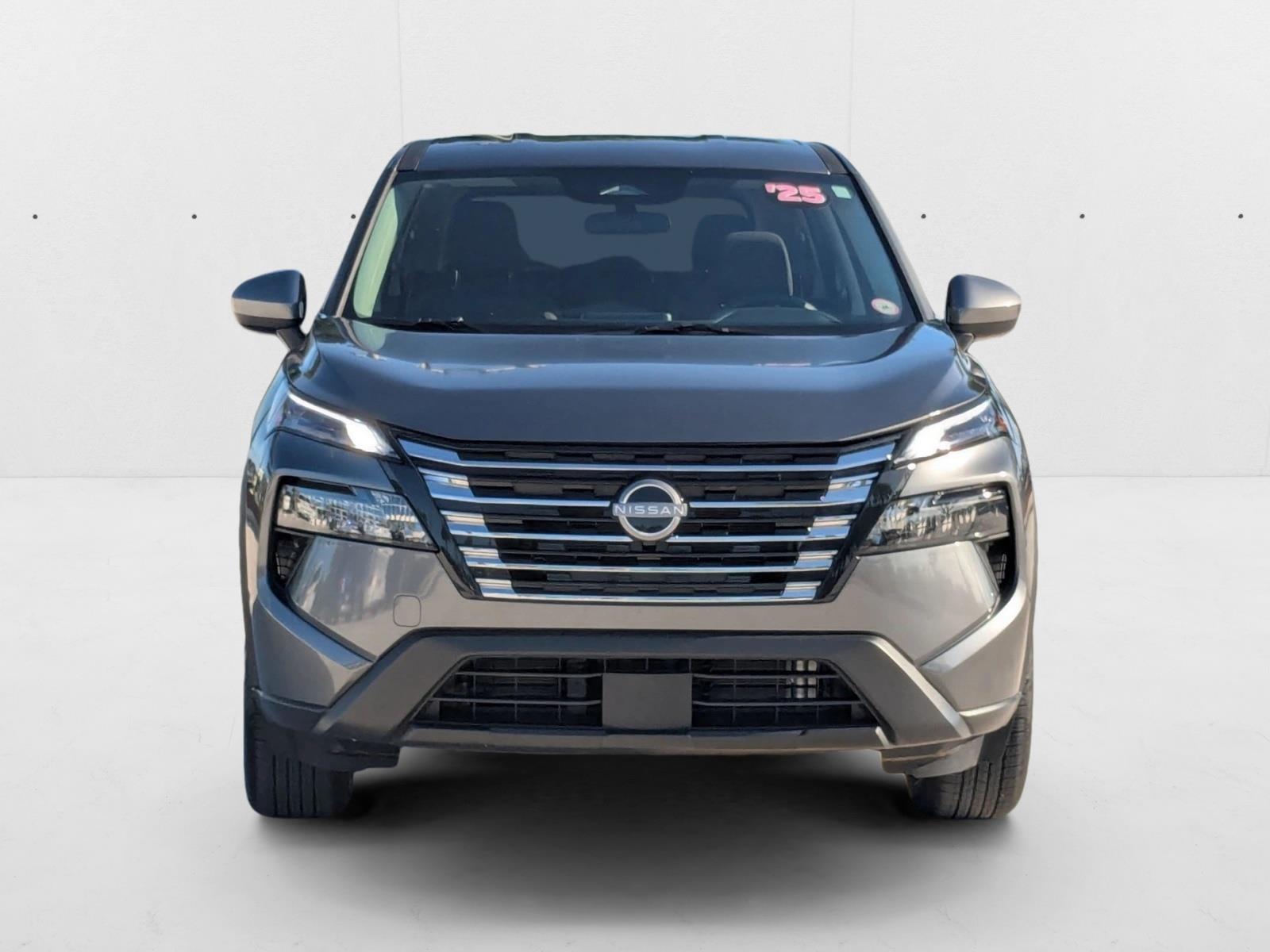 2025 Nissan Rogue SV photo 2