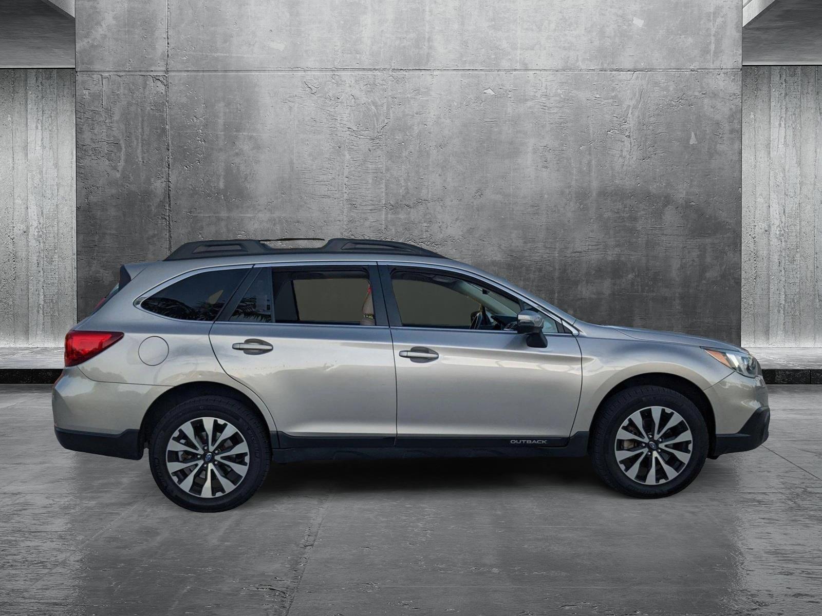 2017 Subaru Outback 3.6R Limited photo 4