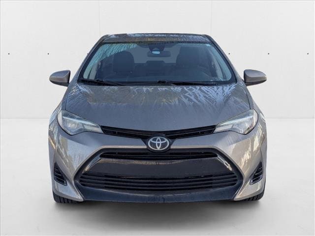 Used 2018 Toyota Corolla LE with VIN 5YFBURHEXJP758419 for sale in Davie, FL