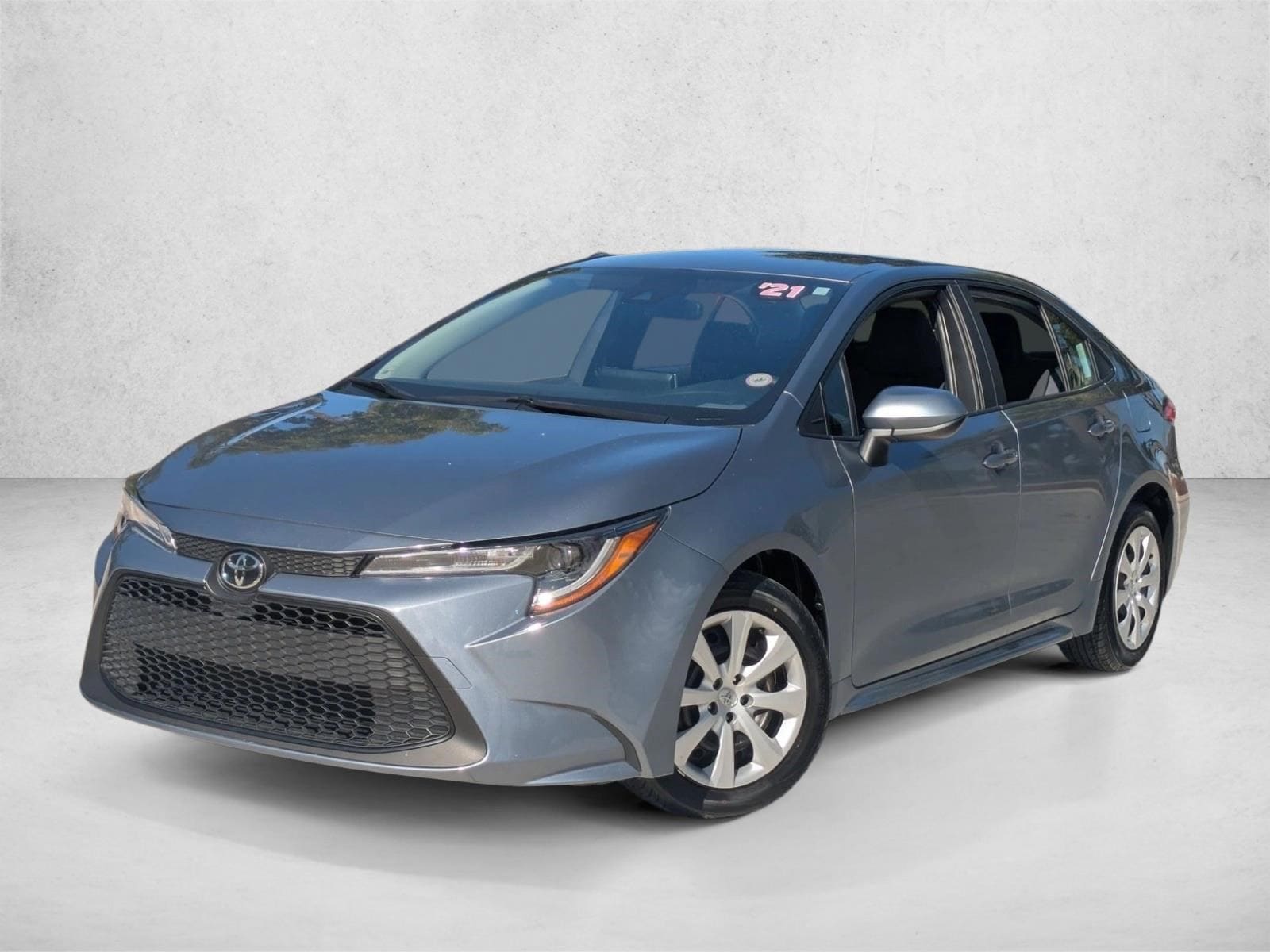 2021 Toyota Corolla LE's photo