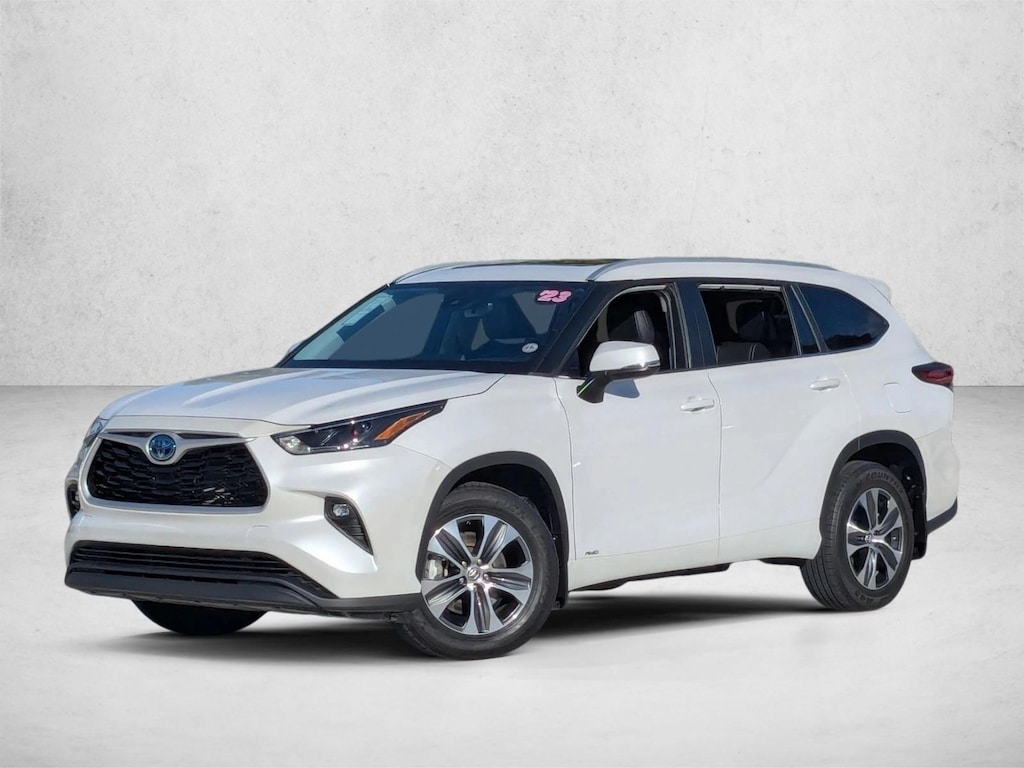 Certified 2023 Toyota Highlander Hybrid XLE SUV