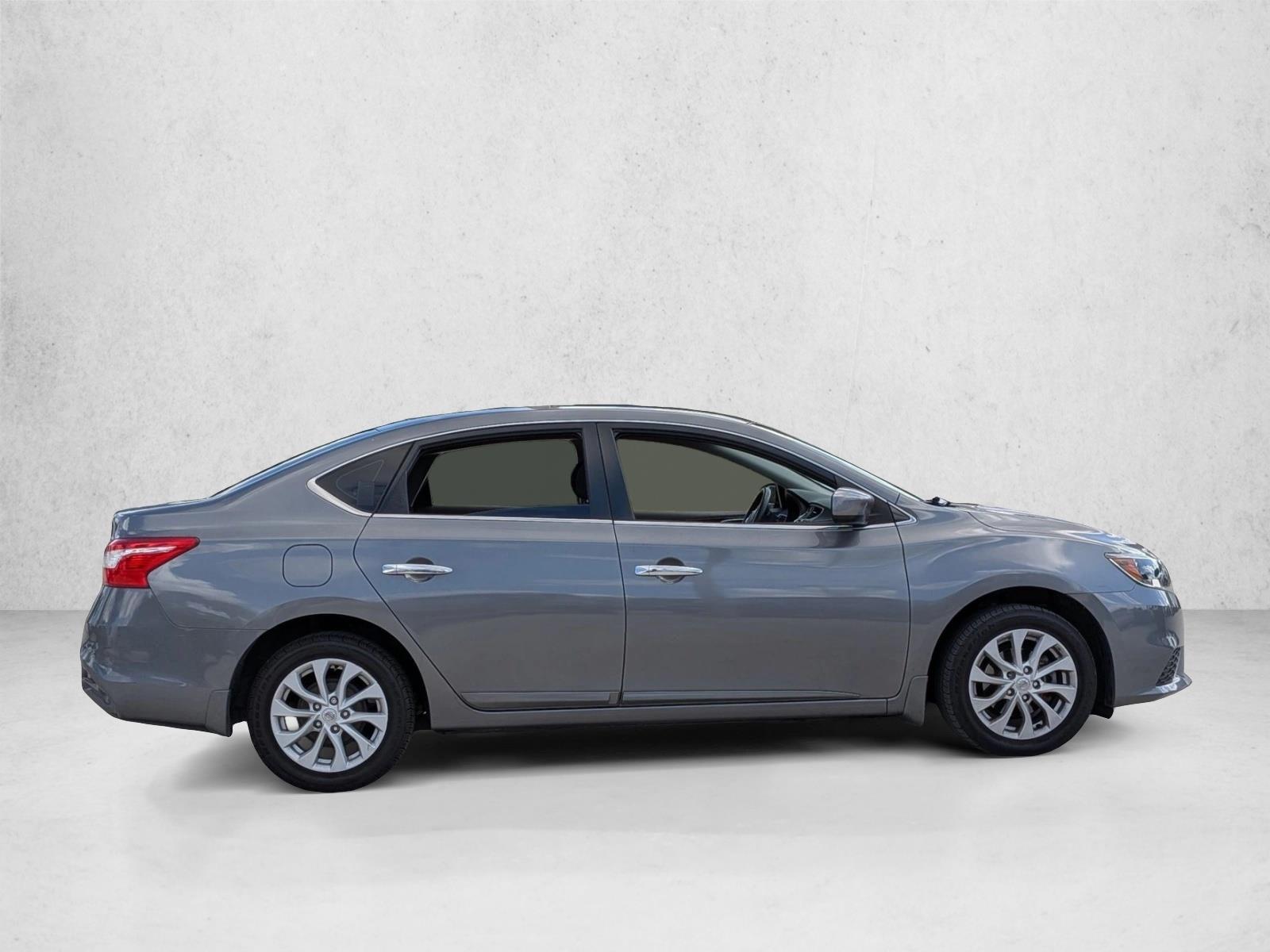 2019 Nissan Sentra SV photo 4