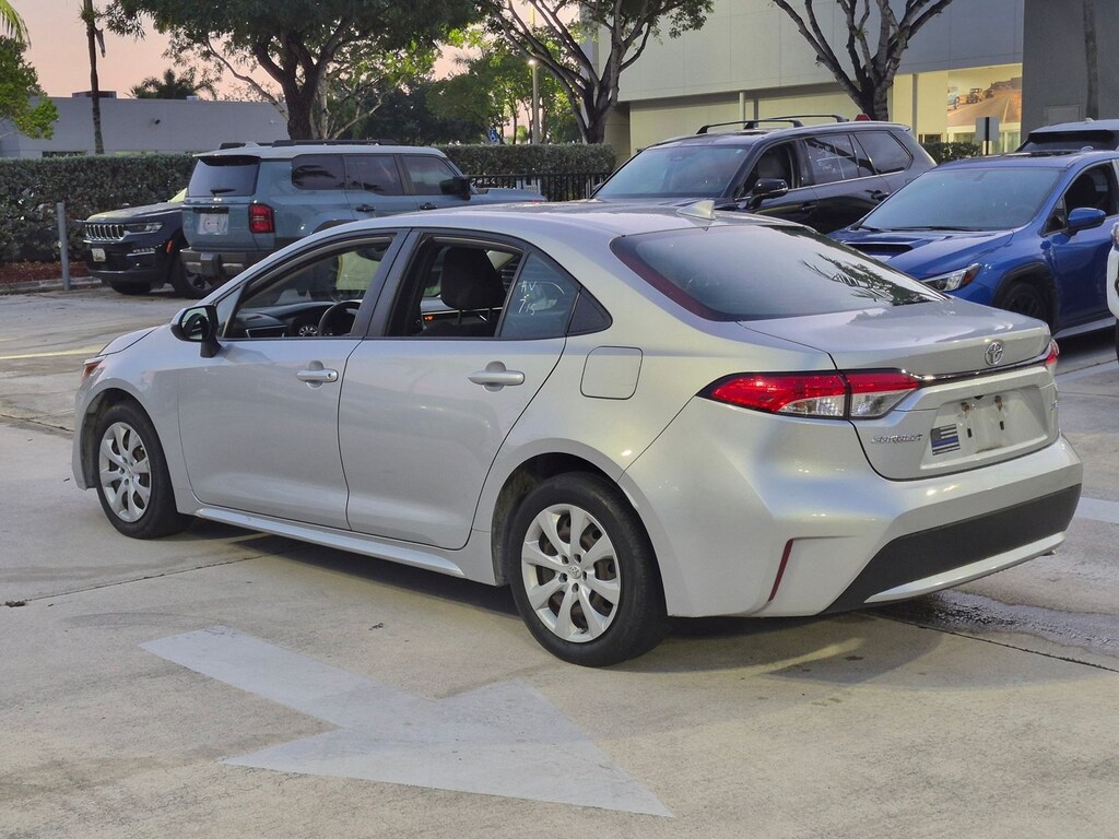 Used 2021 Toyota Corolla LE Sedan