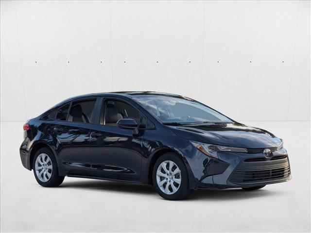 2023 Toyota Corolla LE photo 3