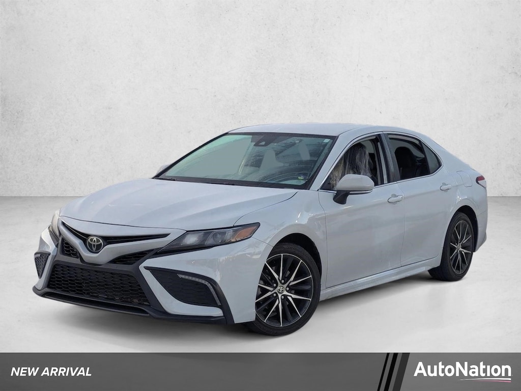 Used 2024 Toyota Camry SE Sedan