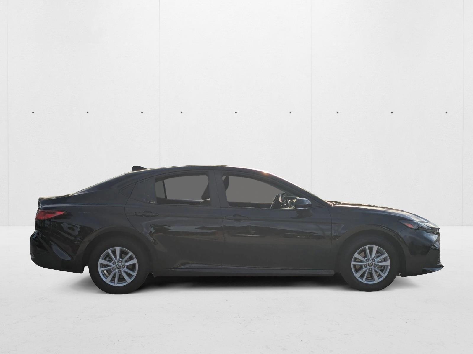 2025 Toyota Camry LE photo 4