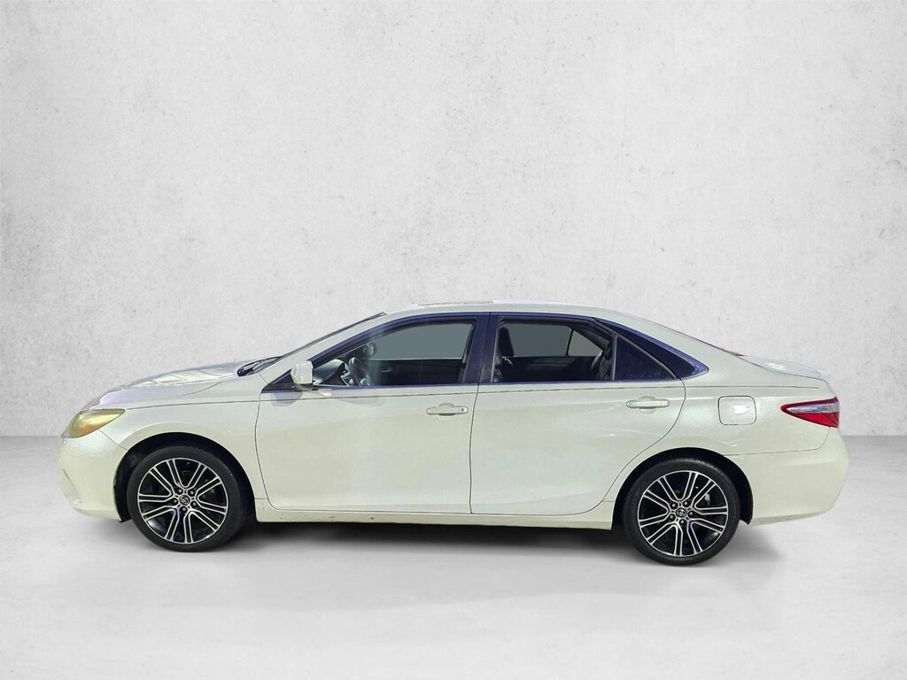 Used 2016 Toyota Camry SE w/Special Edition Pkg Sedan