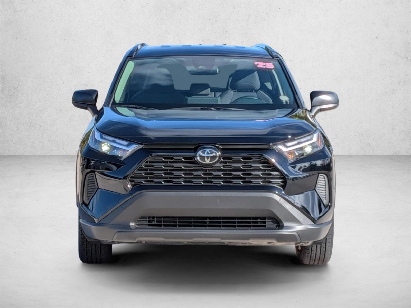 2025 Toyota RAV4 Hybrid LE photo 2