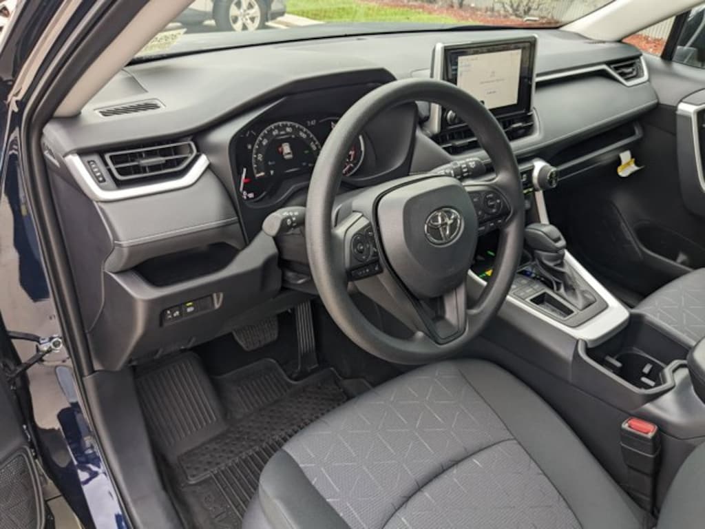 Used 2025 Toyota RAV4 XLE SUV