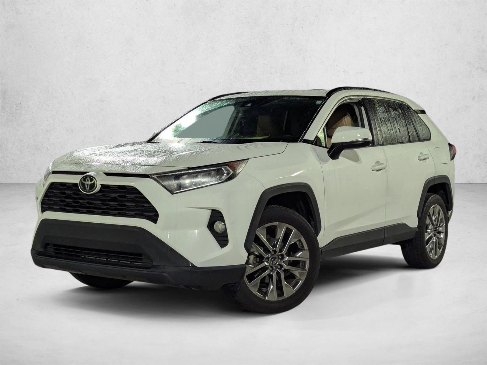 2019 Toyota RAV4 XLE Premium's photo