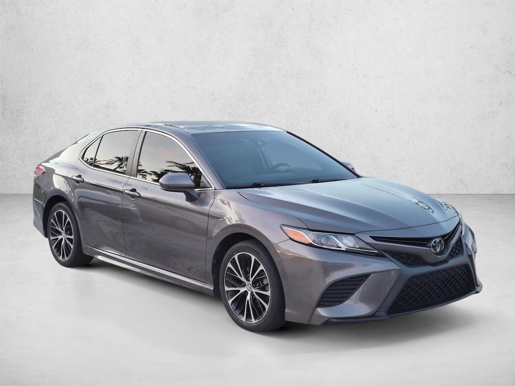 Used 2019 Toyota Camry SE Sedan