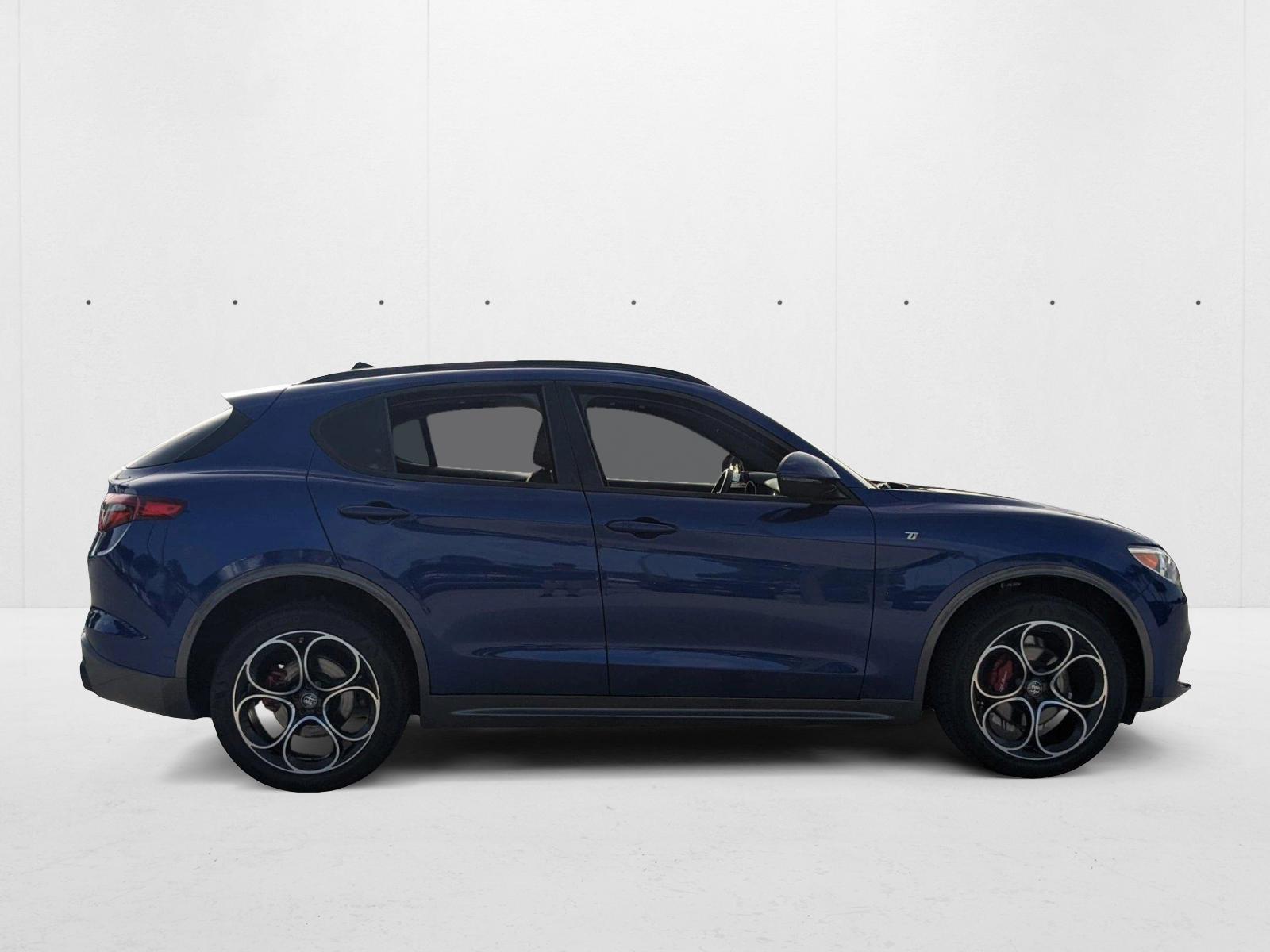 2022 Alfa Romeo Stelvio Ti photo 4