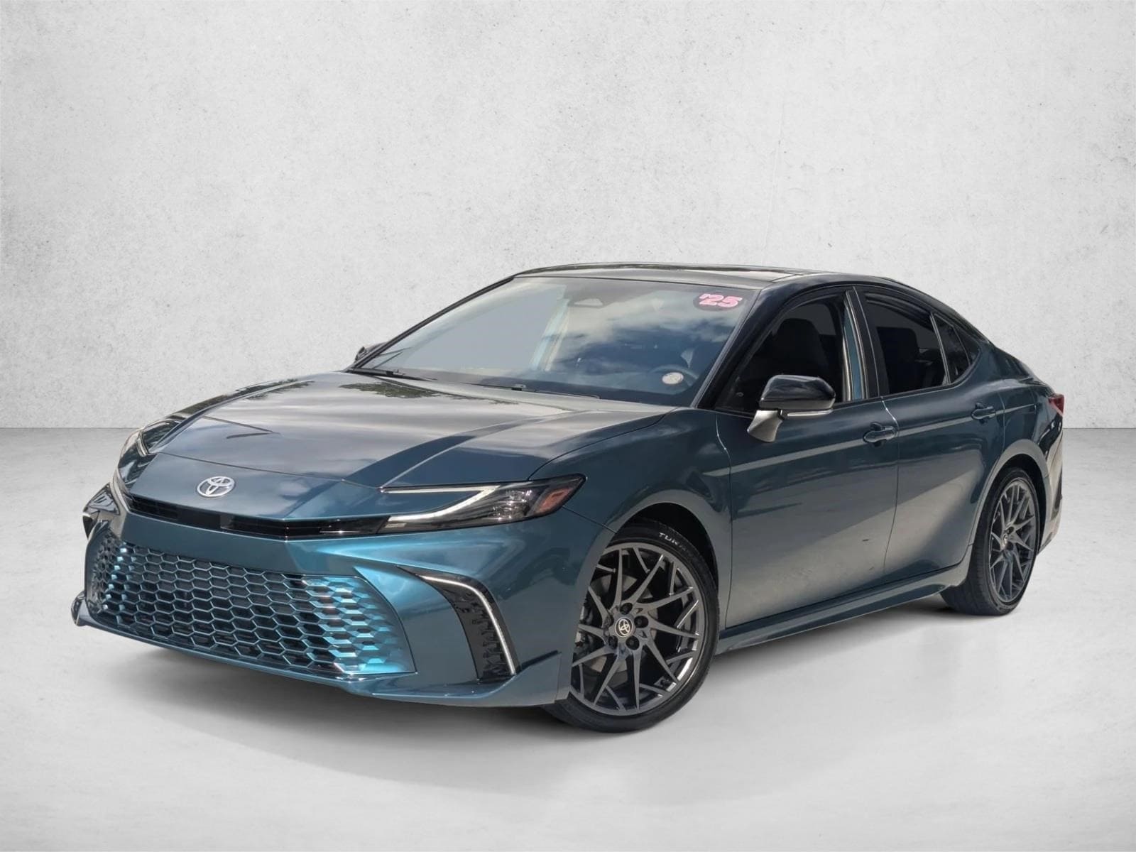 2025 Toyota Camry XSE's photo